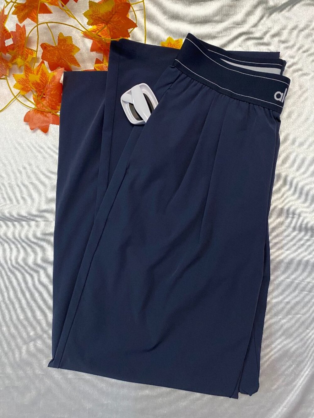 New ALO Yoga Suit Up Trouser Navy Blue🧀Flowy Wide Leg Pant Classic Chic💓 - Picture 3 of 9